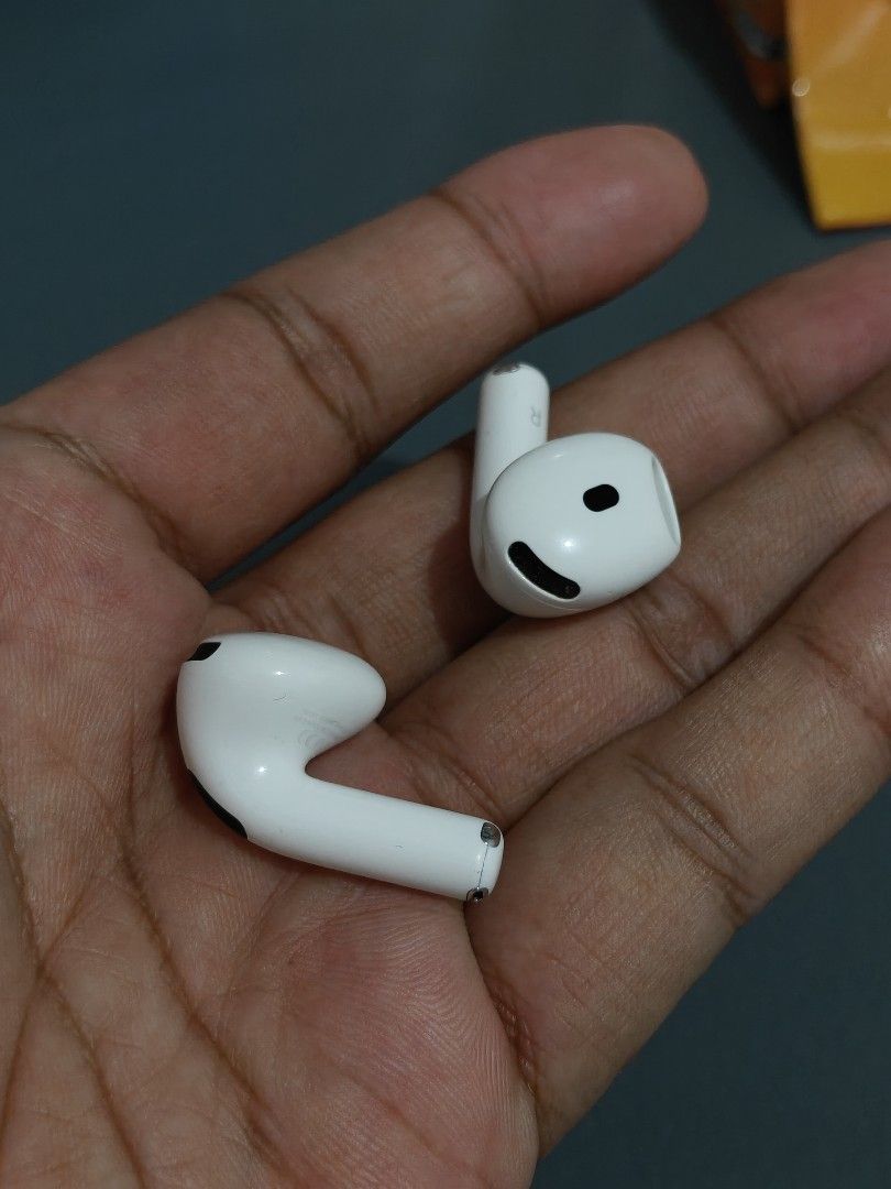 Apple AirPods Pro (Left & Right Earbuds) (Category: Earphones) located in Manila. Submitted by chris.chua13 (Listing ID 1461758465, Image 1). Description: - Apple AirPods Pro (Left & Right Earbuds) - Minor scuffs visible on stems - Tested and fully functional with box - **Important:** Charging case NOT included ₱2,500 each .