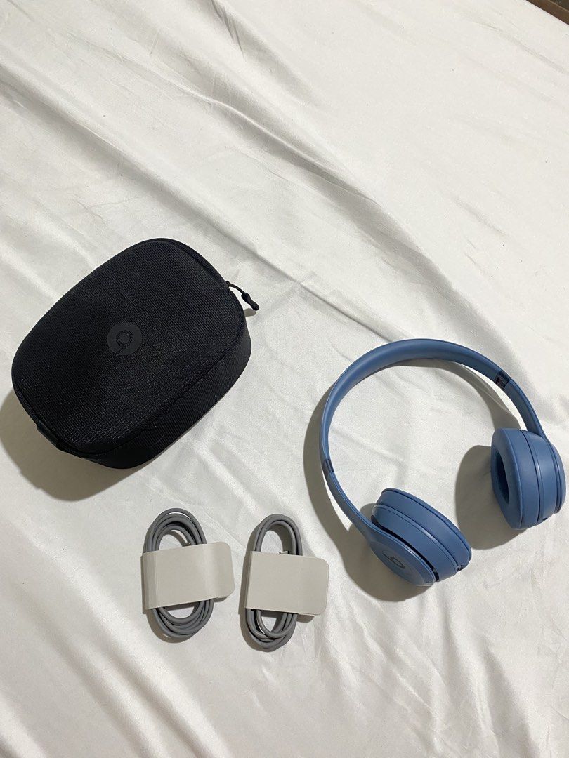 Apple Beats Solo 4 Headphones (Category: Headphones & Headsets) located in Quezon City. Submitted by teynrrs (Listing ID 1461683394, Image 2). Description: For sale Apple Beats Solo 4 Headphones for 7k. Rarely used and good as new with minor scratches as seen on the photo. Strictly for meet ups or payment first before delivery. Loc: North Caloocan / QC.