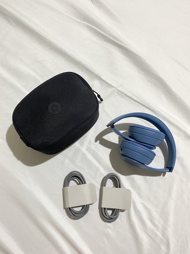 Apple Beats Solo 4 Headphones (Category: Headphones & Headsets) located in Quezon City. Submitted by teynrrs (Listing ID 1461683394, Image 1). Description: For sale Apple Beats Solo 4 Headphones for 7k. Rarely used and good as new with minor scratches as seen on the photo. Strictly for meet ups or payment first before delivery. Loc: North Caloocan / QC.