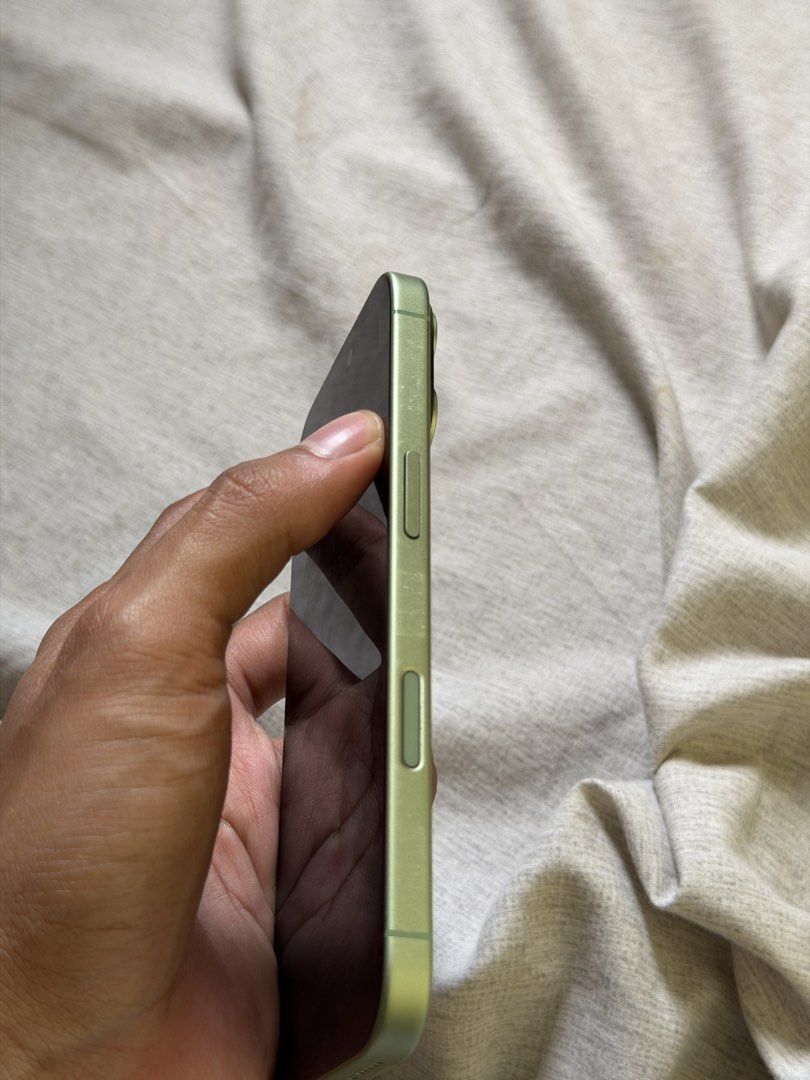 Apple iPhone 17 Sage (Category: iPhone 17 Series) located in Manila. Submitted by roseeee001 (Listing ID 1461697953, Image 2). Description: - Dents lang sa side part (see pic) - No box, Cable and Case lang included - Excellent working condition - Battery Health: 90% (428 cycle count) - Manufactured: September 2025 - First Used: November 2025 - Negotiable po - Can do swap sa lower unit - Meet up Manila .