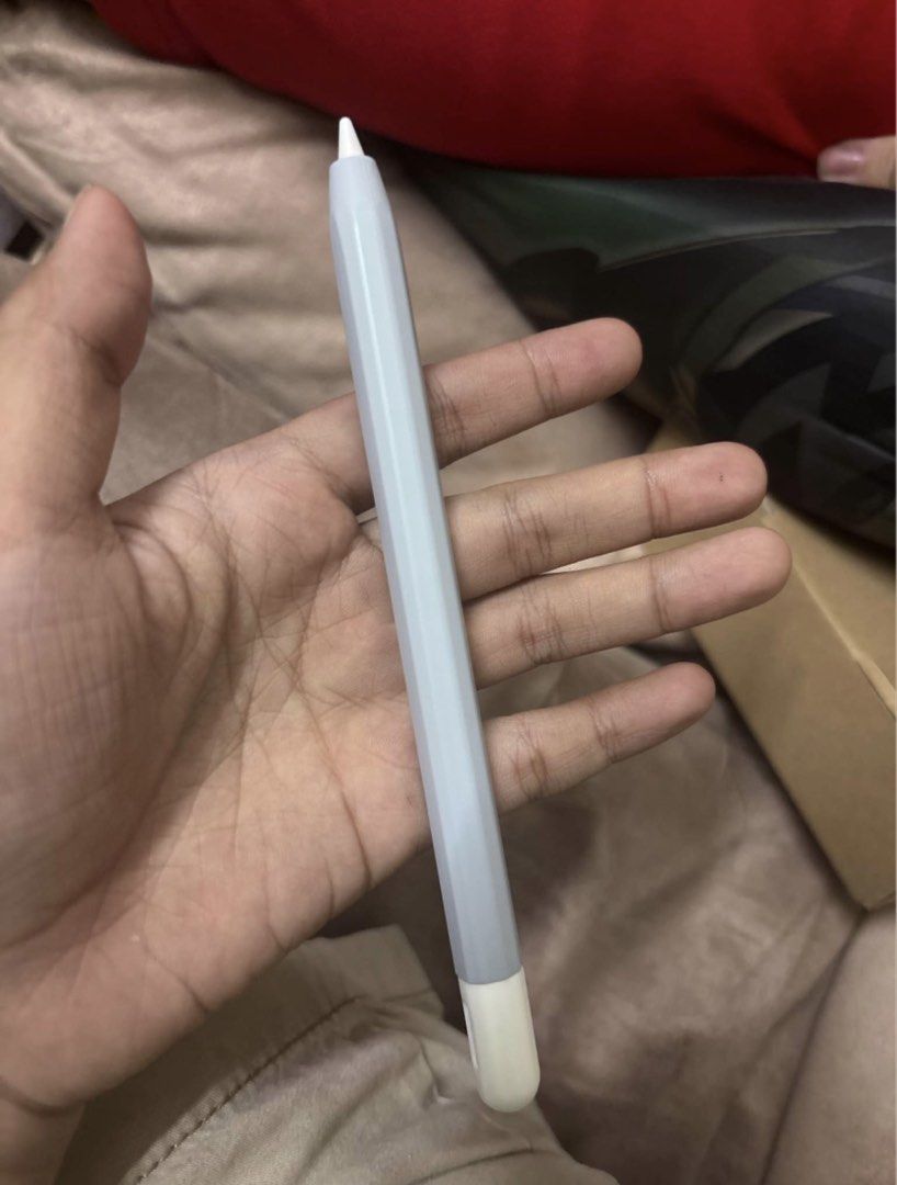 Apple pencil usb-c (Category: Other Gadgets) located in Caloocan City. Submitted by us4gi (Listing ID 1461579955, Image 1). Description: - has mininal marks - no issues - no box included .