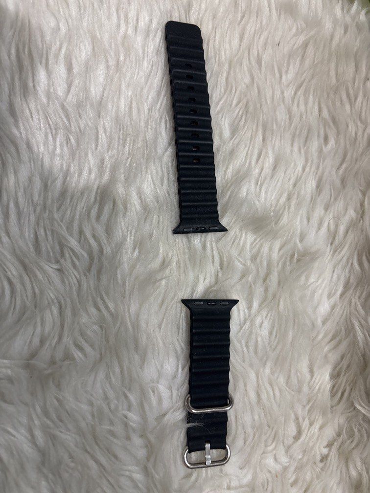 Apple watch black strap (Category: Bracelets) located in Manila. Submitted by vintageaccessories (Listing ID 1461566084, Image 1). Description: .