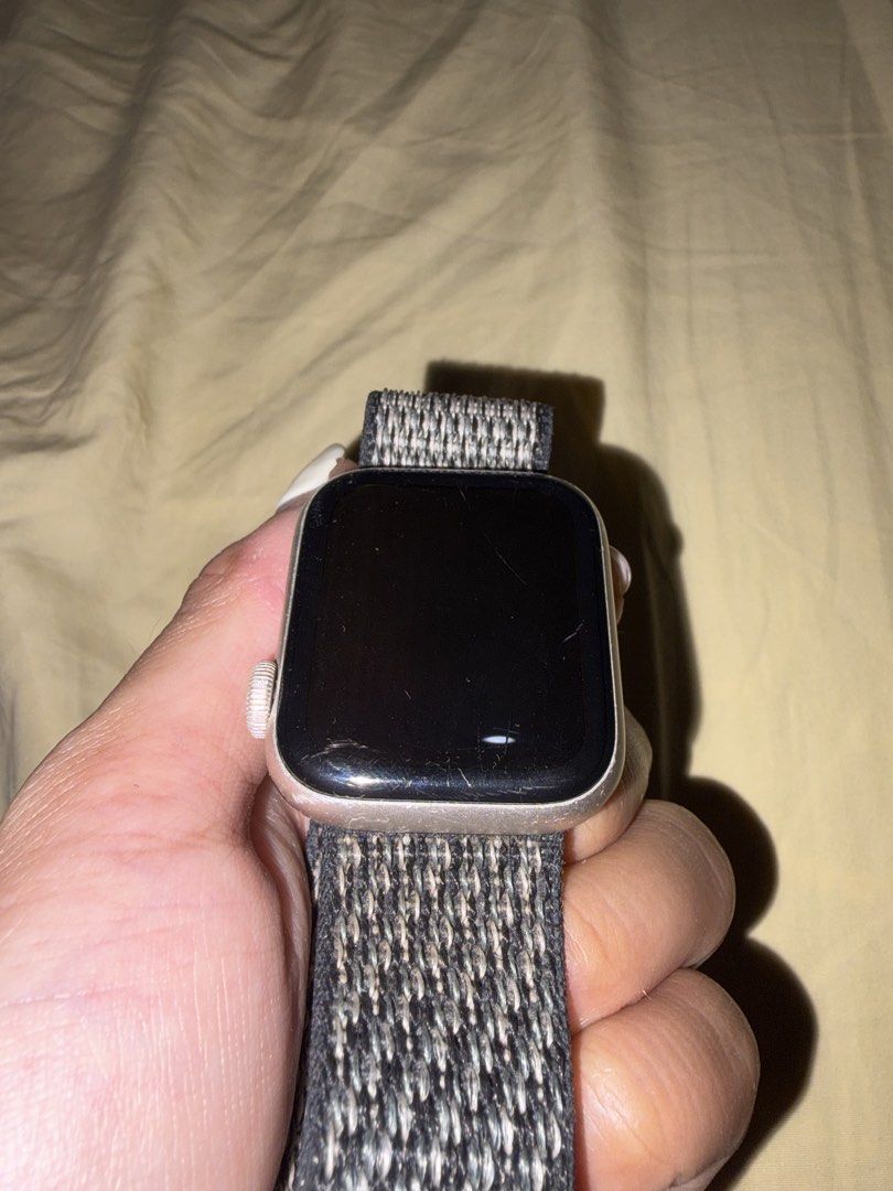 Apple Watch SE (Category: Wearables & Smart Watches) located in Quezon City. Submitted by samanthanvt (Listing ID 1461642226, Image 2). Description: FOR SALE: Apple Watch SE 1st Gen • 1st Generation Apple Watch SE • 84% Battery Health • Fully functional • With cosmetic scratches from normal use • No original box • Includes charging cable (non-original) • Includes free extra straps • Refurbished unit Price: ₱5,000 negotiable RFS: Upgraded Location