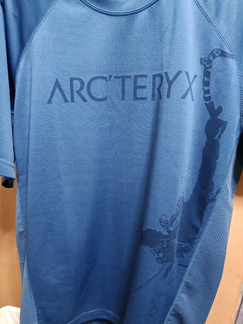 Arc'teryx Quick Dry Tee (Category: Tshirts & Polo Shirts ) located in Marikina City. Submitted by isseisells (Listing ID 1461615544, Image 2). Description: Dimensions: Width - 22 Length - Front 26, Back 27 Still in great condition, quick dry. For authenticity, kindly check the images..