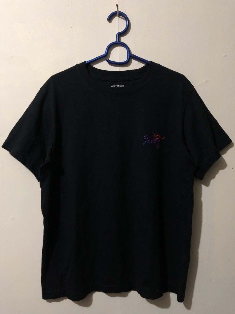 Arc'teryx Shirt (Category: Shirts) located in Manila. Submitted by wildshark-33d3 (Listing ID 1461679470, Image 1). Description: Authentic Excellent condition No issue.