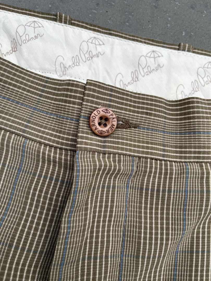 ARNOLD PALMER PLAID CHINO SHORT (Category: Shorts) located in Quezon City. Submitted by kentstuff (Listing ID 1461645171, Image 3). Description: ARNOLD PALMER PLAID CHINO SHORT Size XXL On Tag Waist: 42 Length: 23 Leg opening: 13 Condition: Excellent CR: 9.8/10 Issue: ❌ DISCLAIMER: This is a thrifted item. All brands, logos, and trademarks belong to their rightful owners. We’re here to rehome great pieces — no brand affiliation intended.
