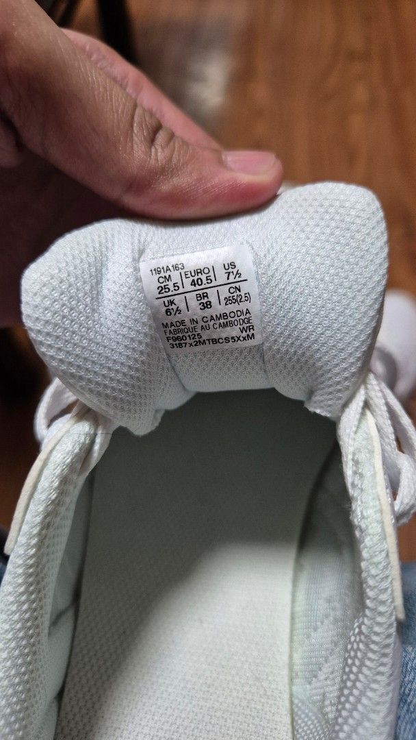 ASICS Japan S (Category: Sneakers) located in Quezon City. Submitted by fattpig (Listing ID 1461621264, Image 2). Description: - Size: 25.5cm / UK 6.5 / EUR 40.5/ US 7H - Used twice RFS: wrong size MOP: bank transfer.