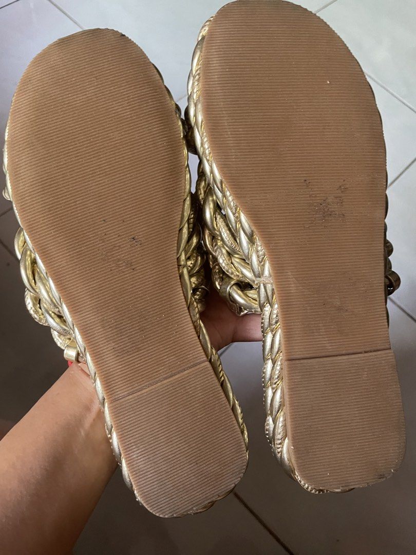 ASOS DESIGN Gold Franky Rope Flat Sandals (Category: Flats & Sandals) located in Tabaco. Submitted by devskie (Listing ID 1461727191, Image 2). Description: - ASOS DESIGN Franky Rope Flat Sandals - Color: Gold - Design: Braided rope across the foot - Features: Thin ankle strap - Sole color: Light brown - Ideal for: Summer wear Size 37.