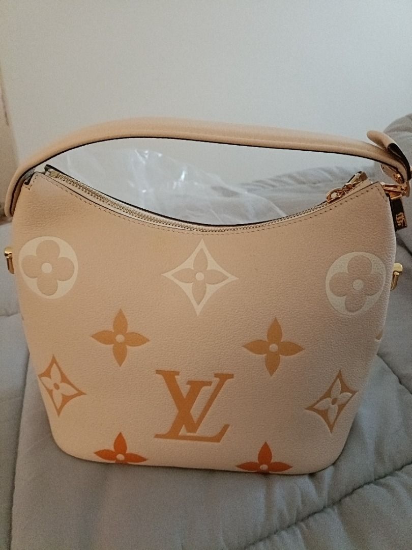 Assorted Bags (Category: Purses & Pouches) located in Paranaque City. Submitted by luxebagsbyjoe.1113 (Listing ID 1461768767, Image 2). Description: Sage green color, sling camera bag.