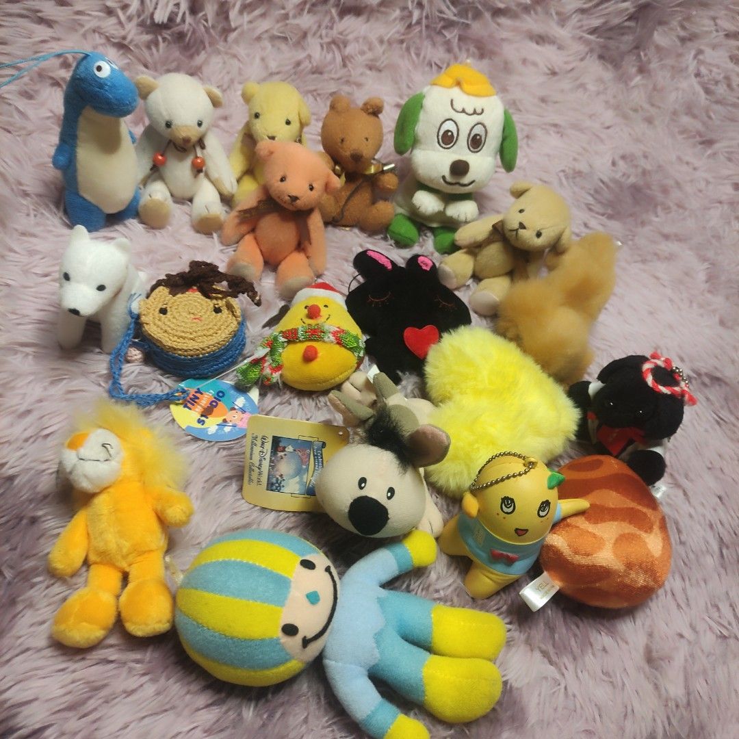Assorted mini charm keychains and plush (Category: Character Goods) located in Quezon City. Submitted by findyourtreasure10 (Listing ID 1461745241, Image 1). Description: 📌 **Please read before Purchasing** - good condition - mini plush charms assorted - declared as is Kindly manage your expectations. What you see is exactly what you get 📦 All items are on hand and ready to ship 💎 Photos posted are the actual items. More pictures available upo