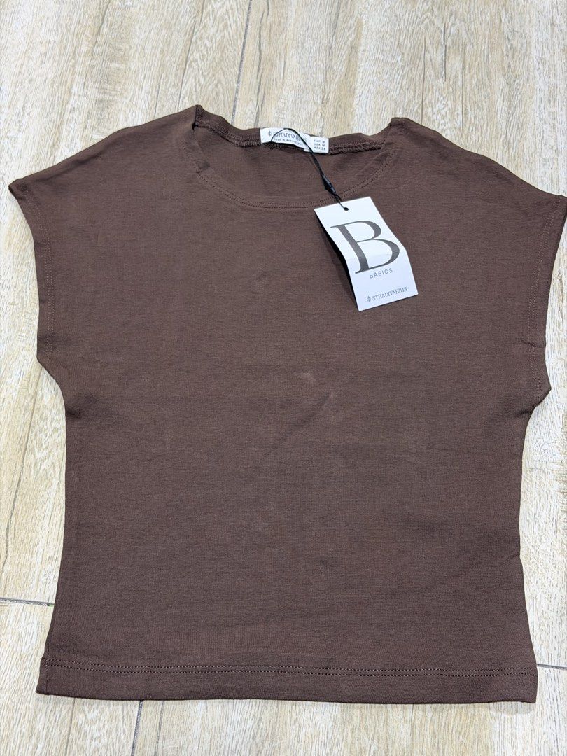 Assorted top (Category: Others Tops) located in San Fernando. Submitted by mci.ph (Listing ID 1461693019, Image 2). Description: Pang petite size lang prefereable teens. .