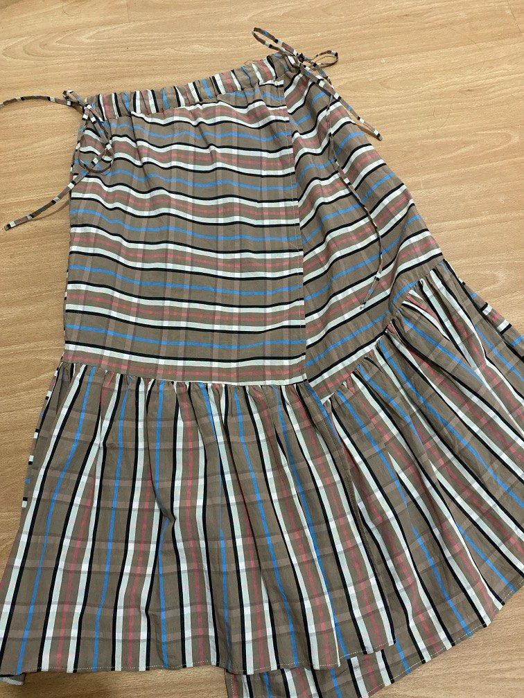 Asymmetrical Long Skirt (Category: Skirts) located in Naga. Submitted by she_clutter (Listing ID 1461738992, Image 2). Description: can fit 26-30 waist.