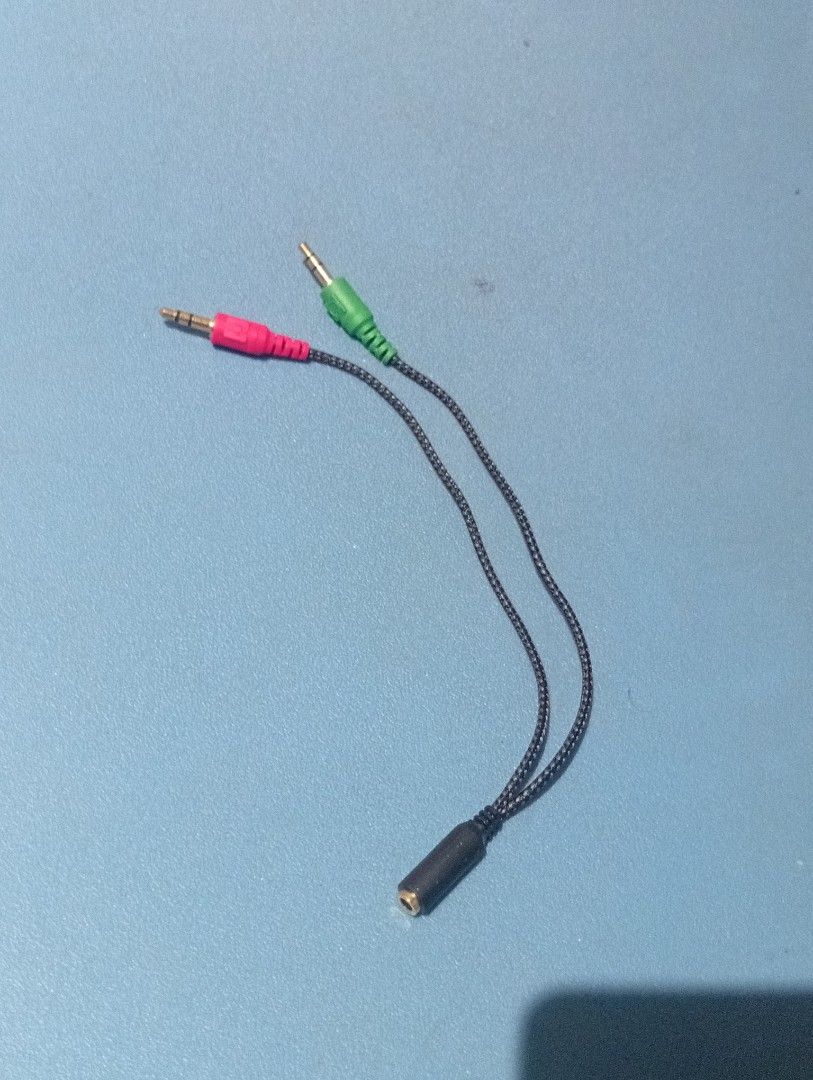 Audio splitter cable (Category: Other Audio Equipment) located in Manila. Submitted by hipdrive (Listing ID 1461726079, Image 1). Description: rfs extra.