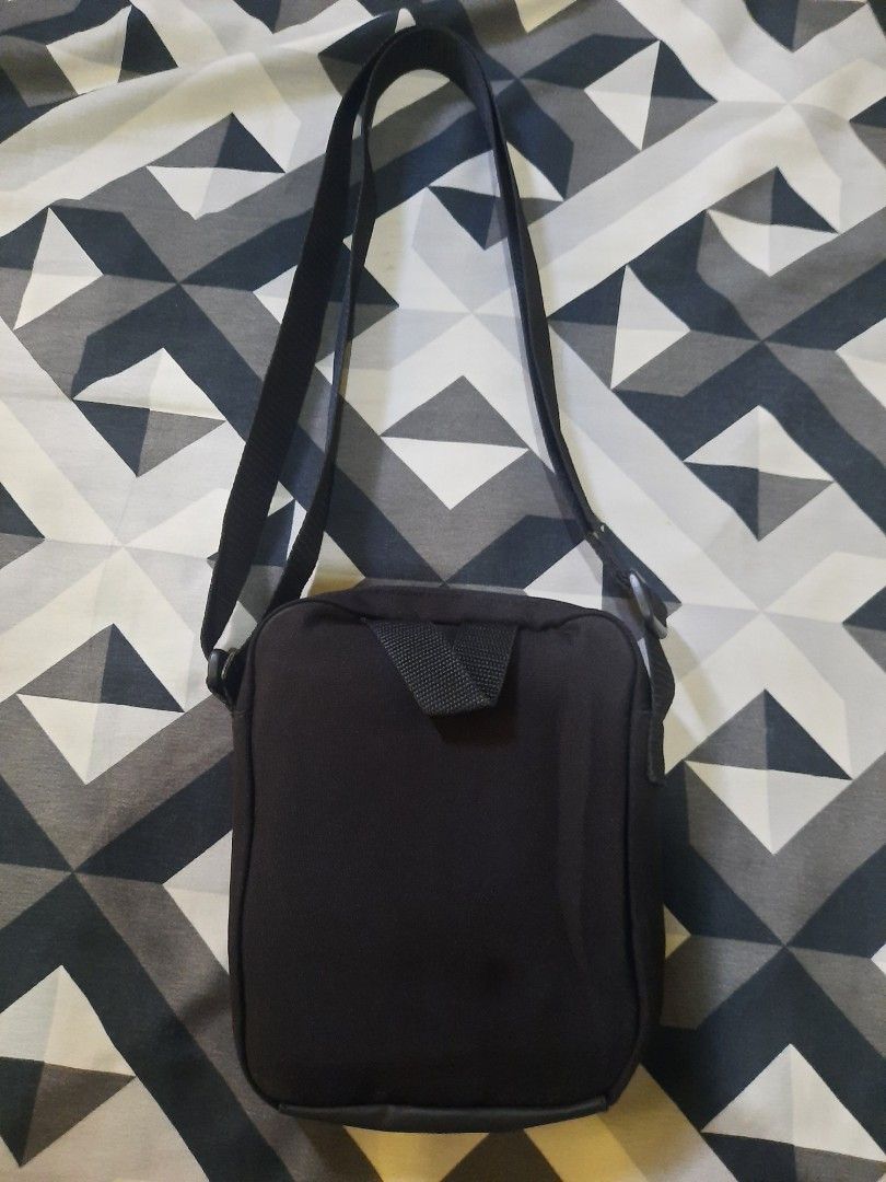 Authentic Adidas Sling for men (Category: Sling Bags) located in Llanera. Submitted by stopnshop_01 (Listing ID 1461609658, Image 2). Description: payment first no to joyjoy talk.