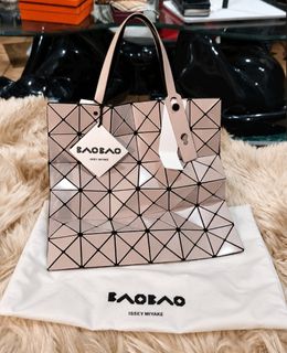(Category: ) located in . Submitted by designerluxeshop (Listing ID 1461711717, Image 1). Description: .