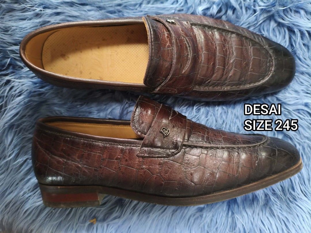 Authentic Desai Leather Loafers (USED) (Category: Dress Shoes) located in Angeles City. Submitted by donedealnaidol (Listing ID 1461749245, Image 1). Description: Authentic Used Desai Leather Loafers Size: US 7 Condition: 8/10 Issues: Signs of usage.