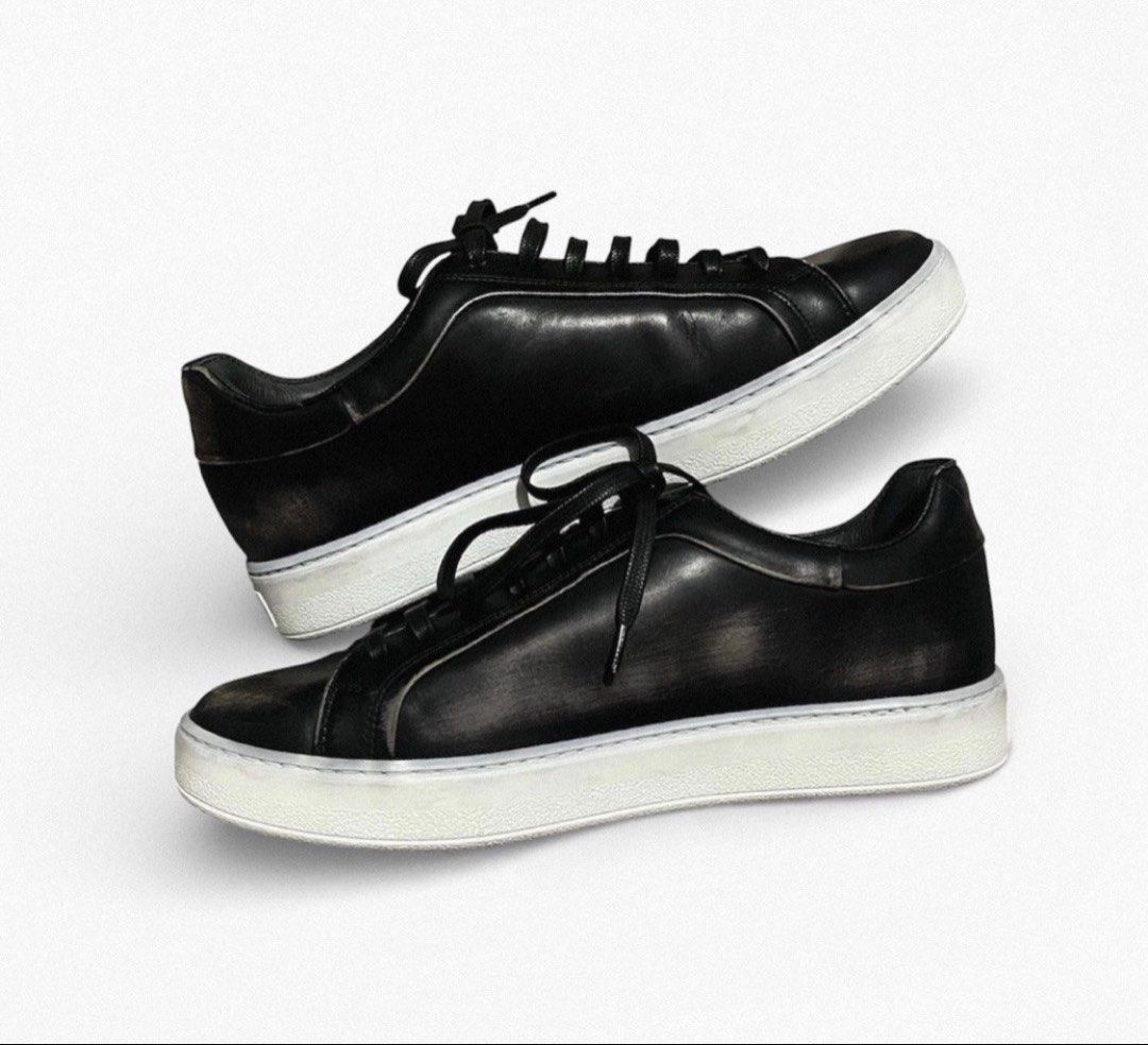 Authentic Dior Homme Black Leather Sneakers (Category: Sneakers & Footwear) located in Iloilo. Submitted by darvoza (Listing ID 1461576338, Image 1). Description: - Brand: Dior Homme - Type: Classic low-top sneakers - Material: Black leather - Sole: White rubber - Origin: Made in Italy - Size: 40 ( 27cm insole).