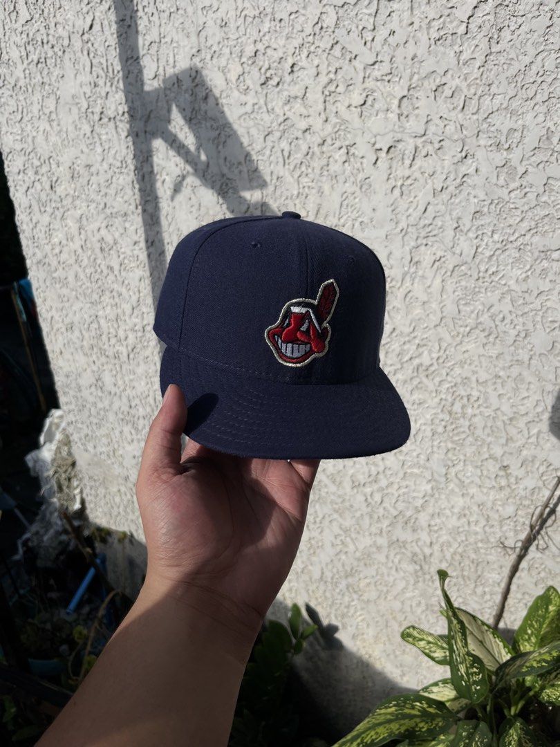 AUTHENTIC EUC (Category: Caps & Hats) located in Manila. Submitted by fitteds (Listing ID 1461709930, Image 3). Description: AUTHENTIC ONFIELD, SOBRANG CRISPY PA, MAY SIGN OF USAGE LANG..