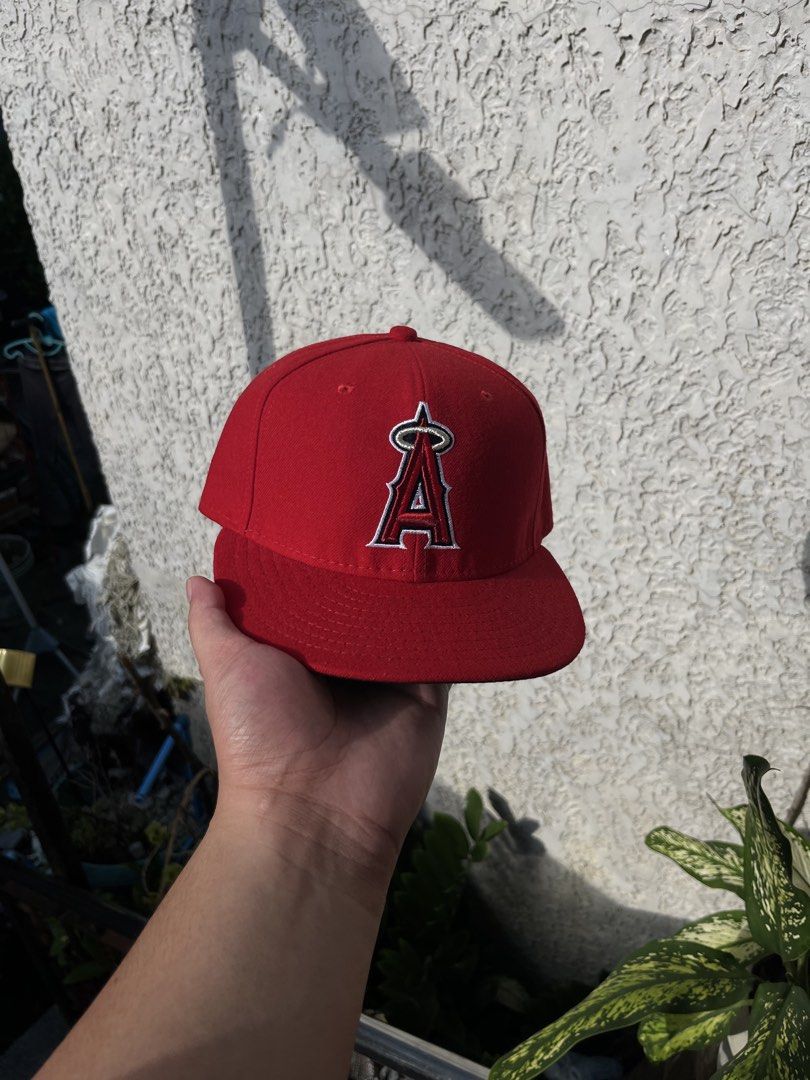 AUTHENTIC EUC (Category: Caps & Hats) located in Manila. Submitted by fitteds (Listing ID 1461709930, Image 2). Description: AUTHENTIC ONFIELD, SOBRANG CRISPY PA, MAY SIGN OF USAGE LANG..
