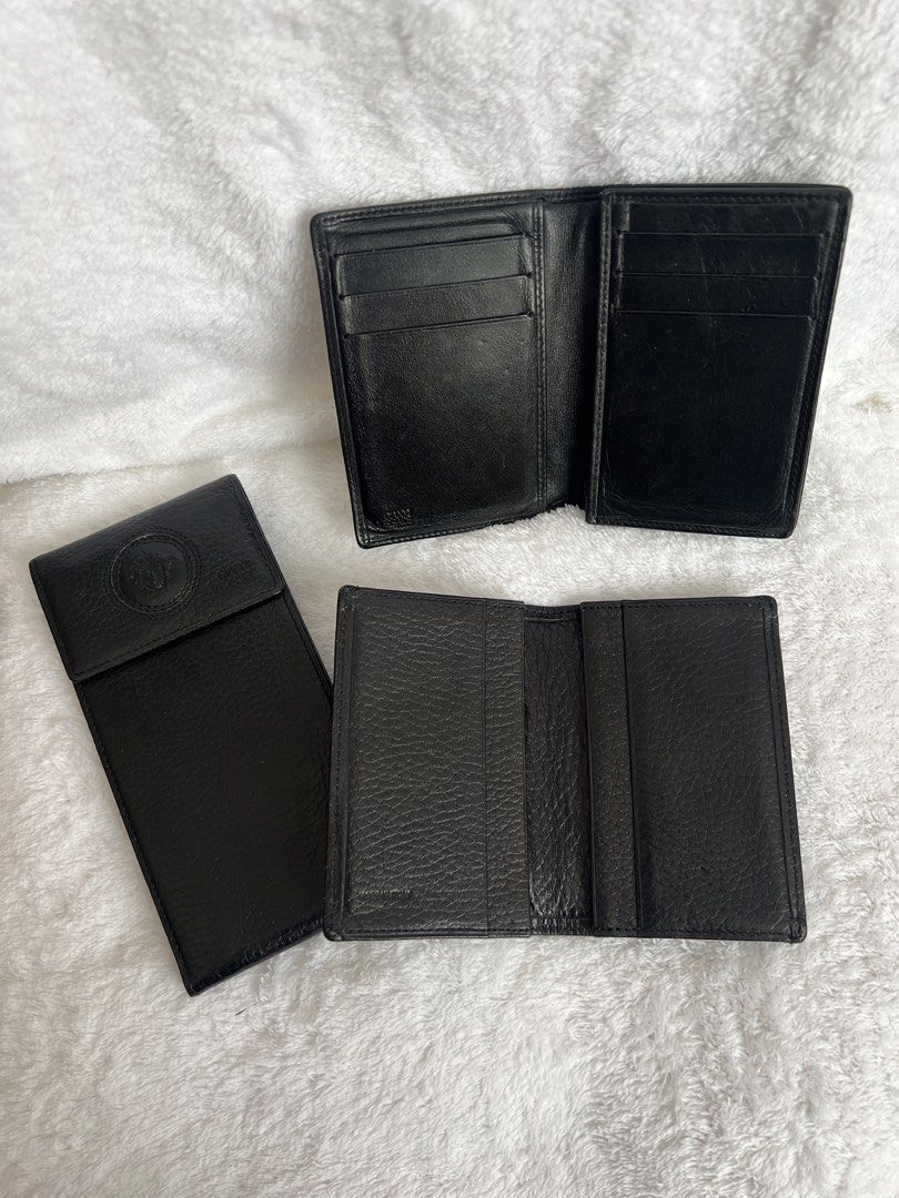 AUTHENTIC GIANNI VERSACE COLLECTIBLES (Category: Luxury Bags & Wallets) located in Cavite. Submitted by charmscloset888 (Listing ID 1461704774, Image 3). Description: In very good vintage condition Collectibles / Rare .