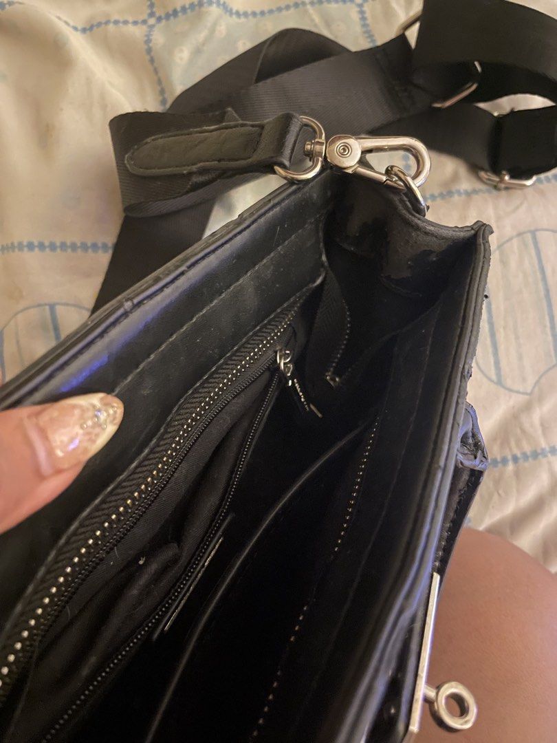 Authentic Hello Kitty in Black Sling Bag (Category: Cross-body Bags) located in Quezon City. Submitted by luckyg4l (Listing ID 1461570874, Image 3). Description: negotiable authentic bought from japan.
