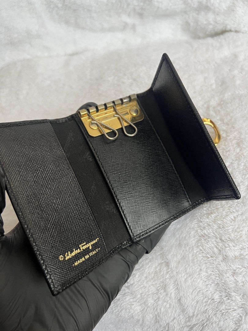 AUTHENTIC KEY CASE (Category: Luxury Bags & Wallets) located in Cavite. Submitted by charmscloset888 (Listing ID 1461596454, Image 3). Description: Gucci ✅ Very Good; missing 1 hook PHP 3K LOEWE ✅Very Good; PHP 4500 DIOR ✅Good; Missing 1 hook, PHP 3k SALVATORE ‼️FREE ITEM FOR TAKE ALL‼️.