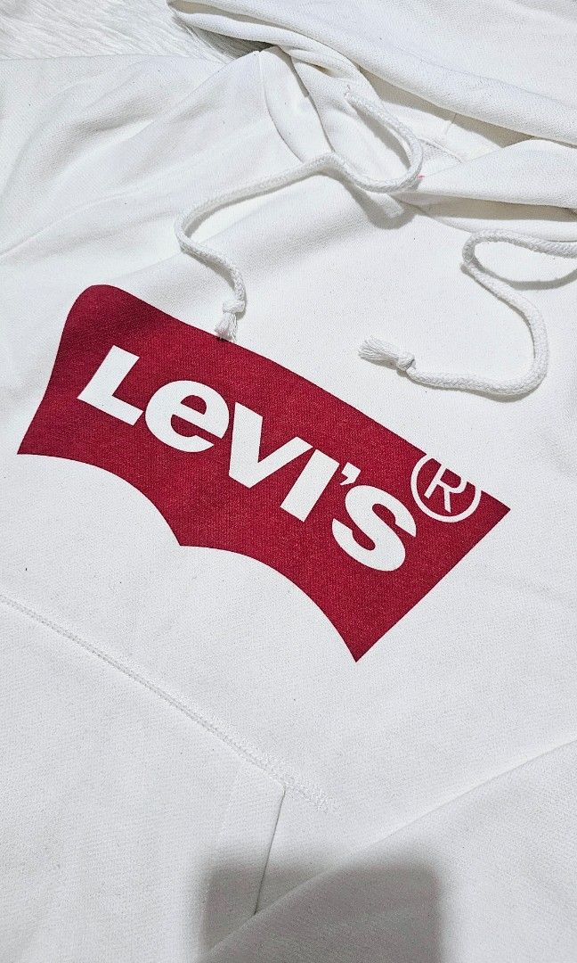 AUTHENTIC LEVI'S PULLOVER HOODIE (Category: Coats, Jackets and Outerwear) located in Bulacan. Submitted by misyeljane (Listing ID 1461672438, Image 3). Description: PRELOVED ❤️ AUTHENTIC LEVI'S PULLOVER HOODIE WHITE LIKE NEW LIGHT WEIGHT SIZE ON TAG: XS TMS: 19 INCHES BUST PM FOR MORE INFO..