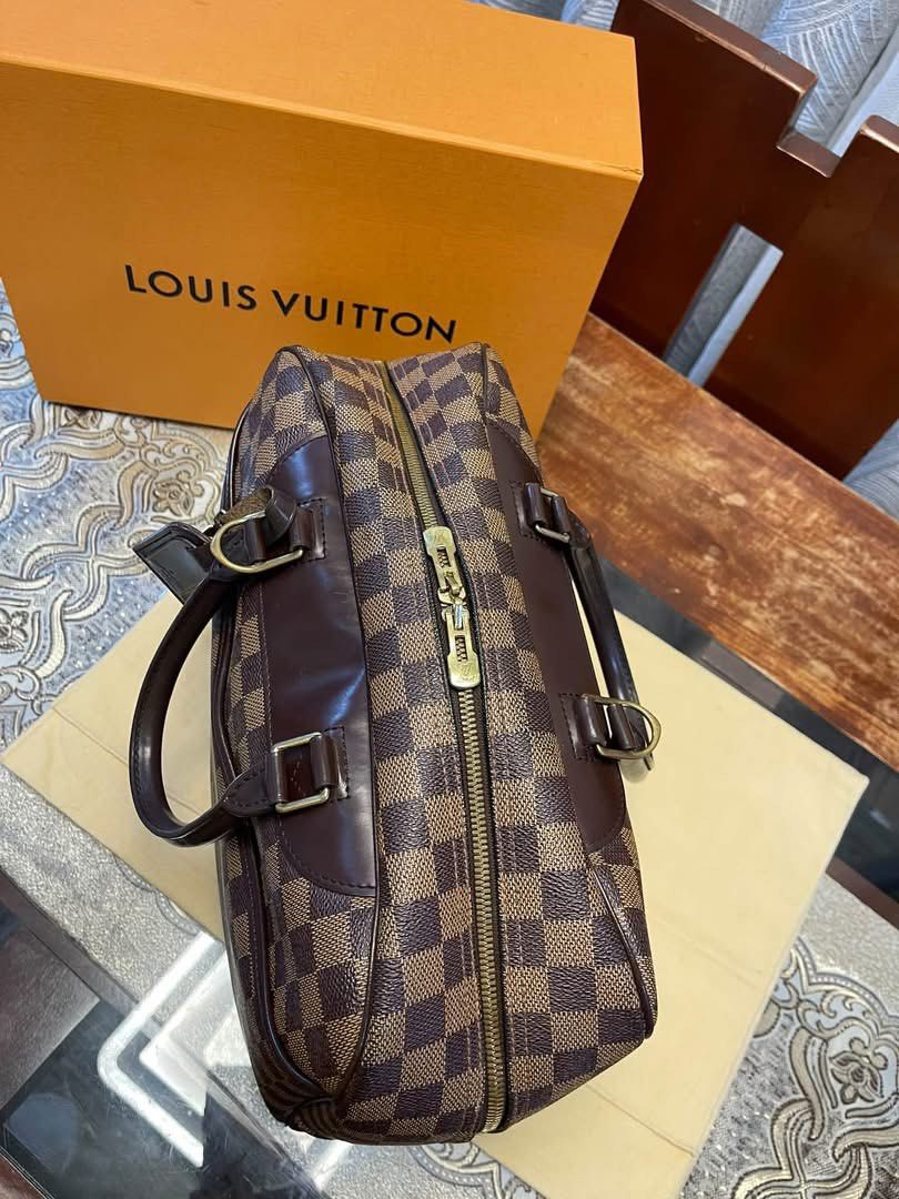 Authentic Louis Vuitton (Category: Luxury Bags & Wallets) located in Manila. Submitted by chloe_luxuries (Listing ID 1461716853, Image 3). Description: Guaranteed original Louis Vuitton Deauville in Damier Ebene Still in good condition Comes with dustbag and box Pm me for more details.