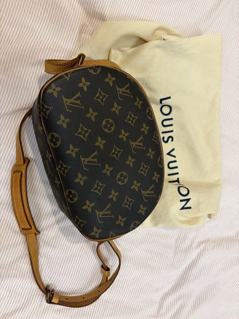 Authentic Louis Vuitton Monogram Canvas Crossbody Bag (Category: Luxury Bags & Wallets) located in Manila. Submitted by genyfurrose (Listing ID 1461655665, Image 1). Description: - Authentic Louis Vuitton crossbody bag - Classic monogram canvas - Gold hardware with LV logo zipper pull - Leather trim and strap - Zip closure for main compartment - Dust bag included - Ideal for everyday use.