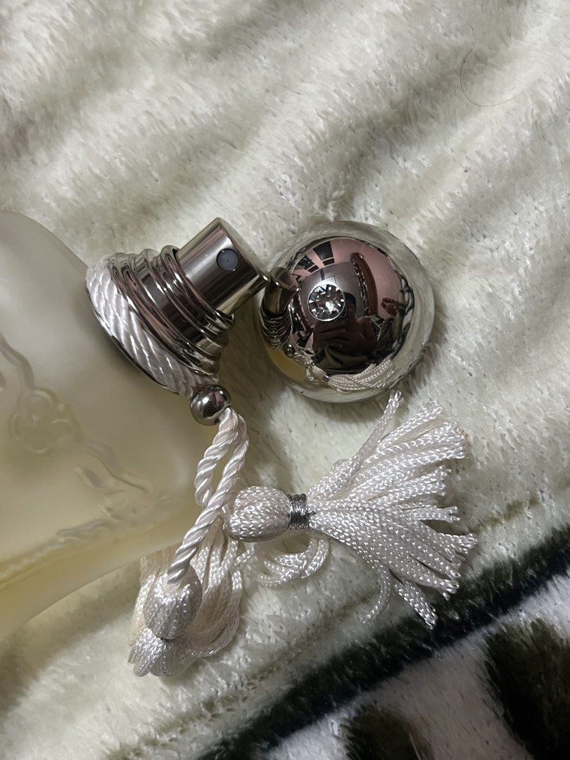 AUTHENTIC PDM VALAYA EDP 75ML (Category: Fragrance & Deodorants) located in Angeles City. Submitted by vinhartdg (Listing ID 1461751877, Image 3). Description: Selling pre-loved Authentic Parfums De Marly Valaya 75ML -See pics for juice level (around 70%-75%) -NO BOX- can provide temporary box for shipment - SUPER LONG LASTING AND BANGO GRABE. HARD TO LET GO 🥲.
