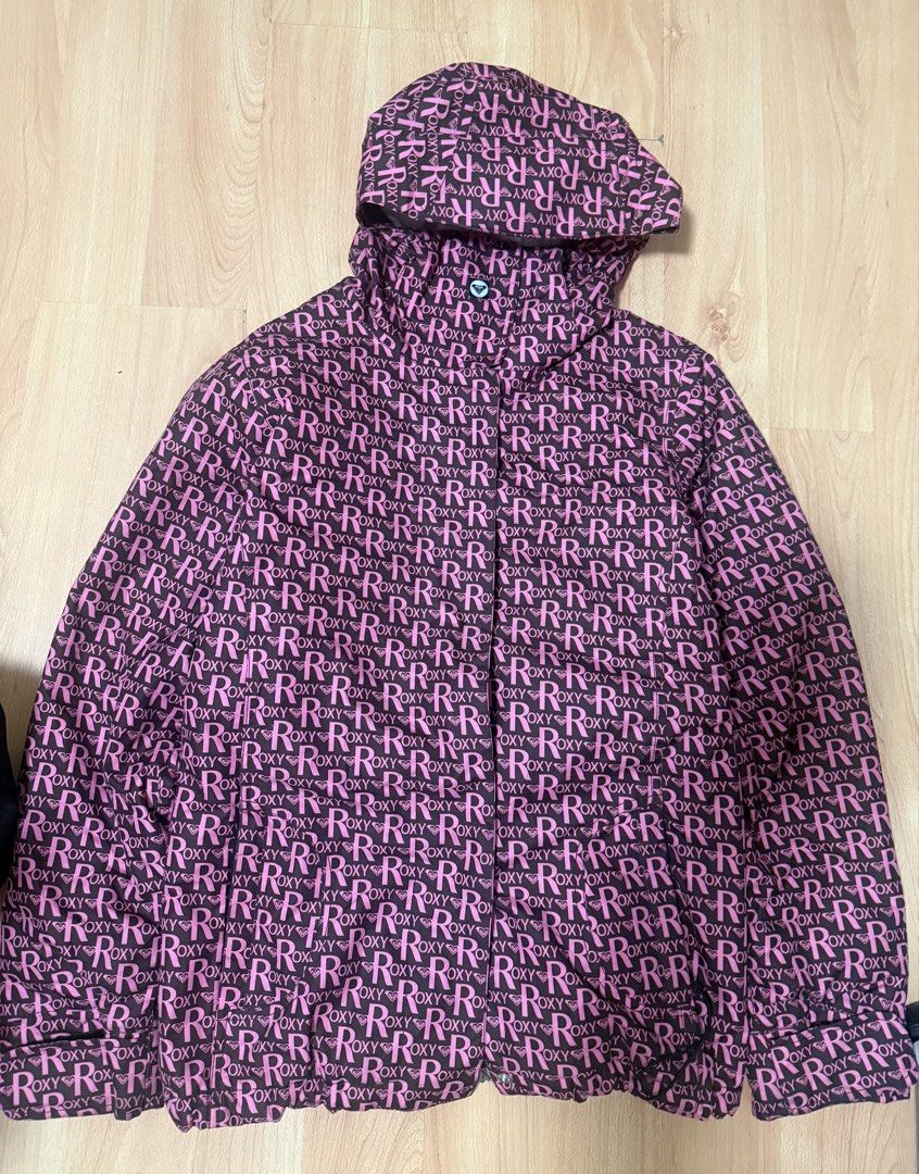 authentic roxy puffer jacket crop or full length branded puffer coat jacket (Category: Coats, Jackets and Outerwear) located in Bulacan. Submitted by grailzzz (Listing ID 1461563927, Image 1). Description: like new can be worn as cropped or full length small.