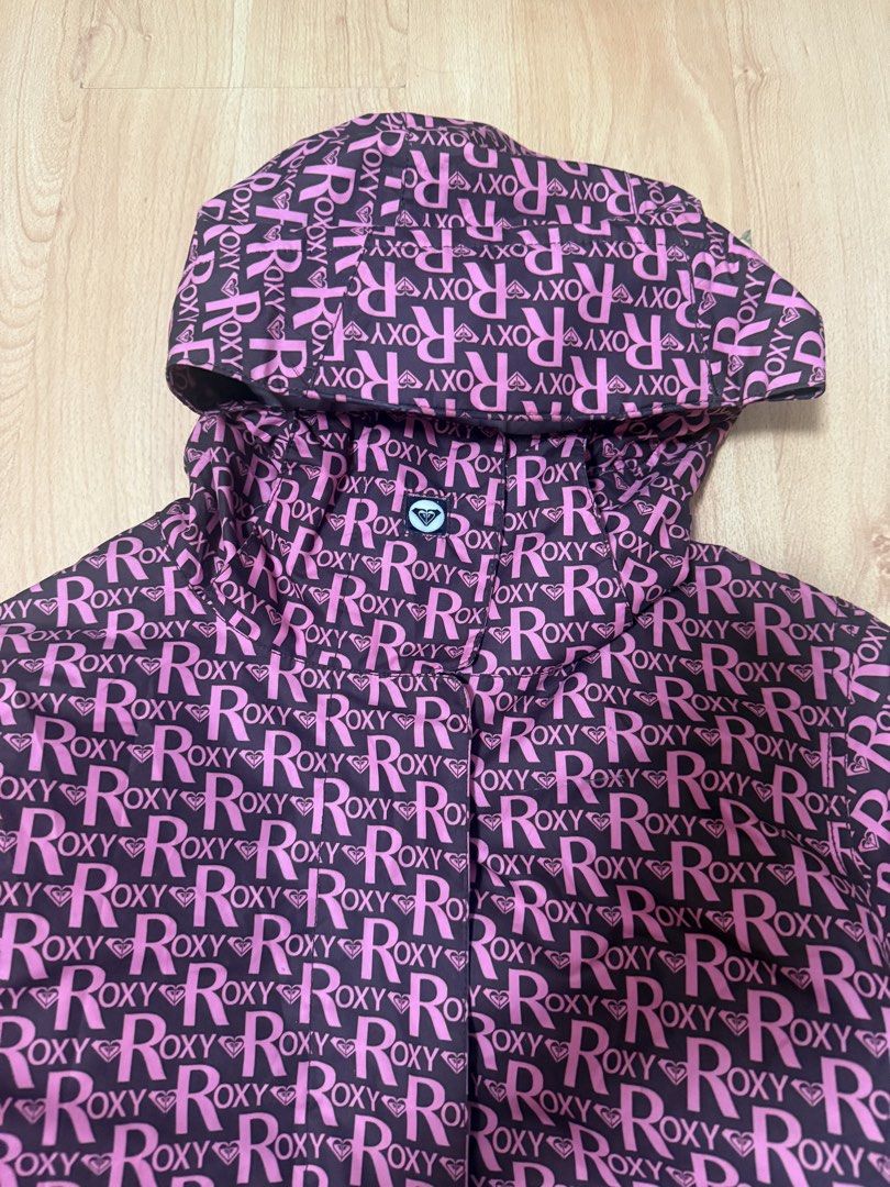 authentic roxy puffer jacket crop or full length branded puffer coat jacket (Category: Coats, Jackets and Outerwear) located in Bulacan. Submitted by grailzzz (Listing ID 1461563927, Image 3). Description: like new can be worn as cropped or full length small.