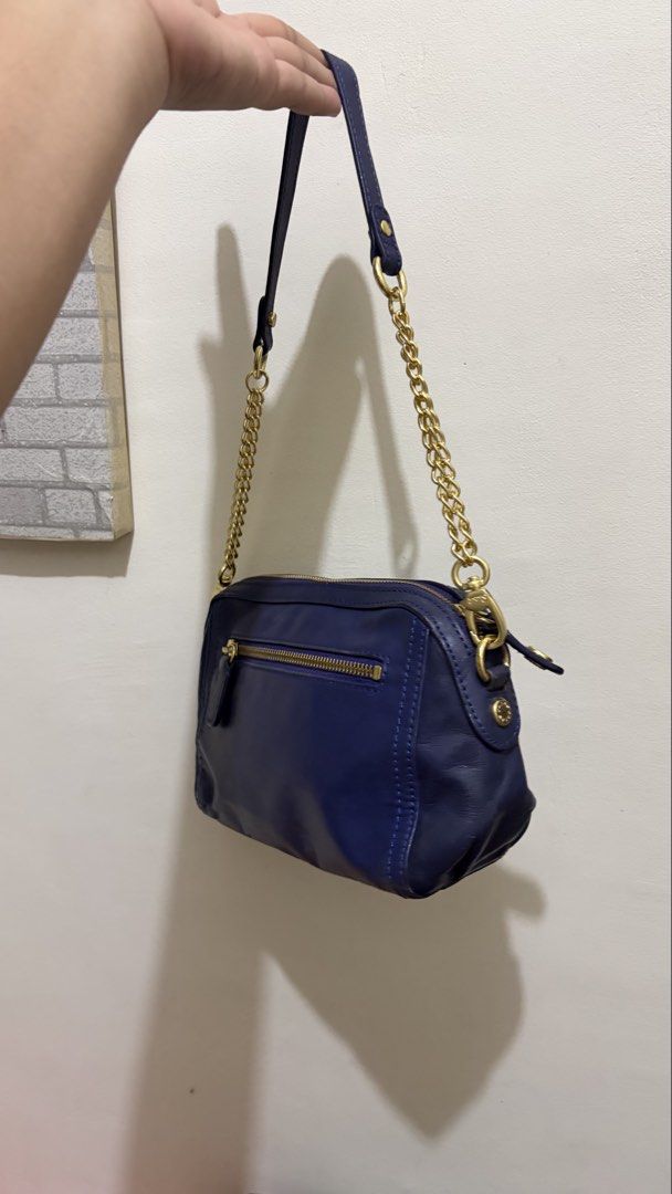 Authentic Salad kili-kili bag (Category: Shoulder Bags) located in Manila. Submitted by _revault (Listing ID 1461722823, Image 3). Description: sign of usage .