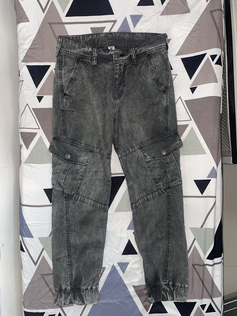 Authentic True Religion Cargo Runner Pants Grey (Category: Jeans) located in Iloilo. Submitted by grantbrion21515 (Listing ID 1461621762, Image 1). Description: True Religion Cargo Runner — ₱3,500 Authentic True Religion cargo pants Size: 30 Never worn, stored in cabinet only No tags Measurements: • Waist Tagged size: T30 • Actual Waist: 34” (17” flat) • Length: 41” • Inseam: 29” • Front rise: 12” In very good condition. Selling because I never g