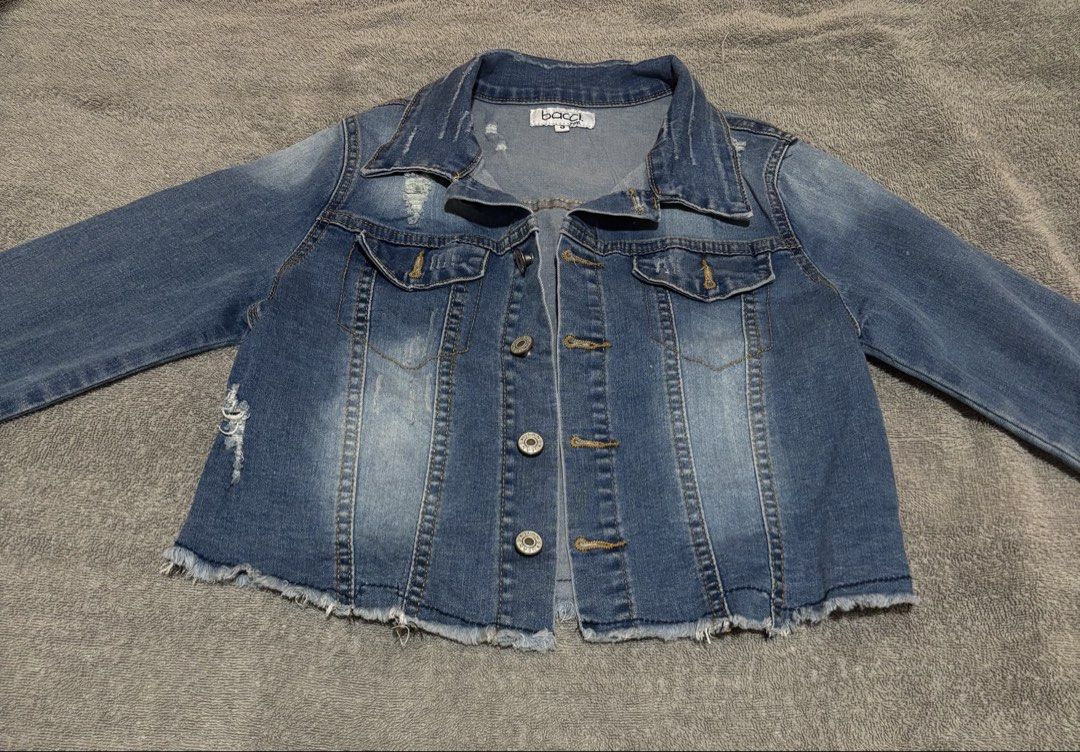 Bacci Jeans Crop Denim Jacket Size S (Category: Coats, Jackets and Outerwear) located in San Pedro. Submitted by luviestuff (Listing ID 1461753573, Image 2). Description: -As is -Original -Strictly no return or refund -Buyer will shoulder the delivery fee.