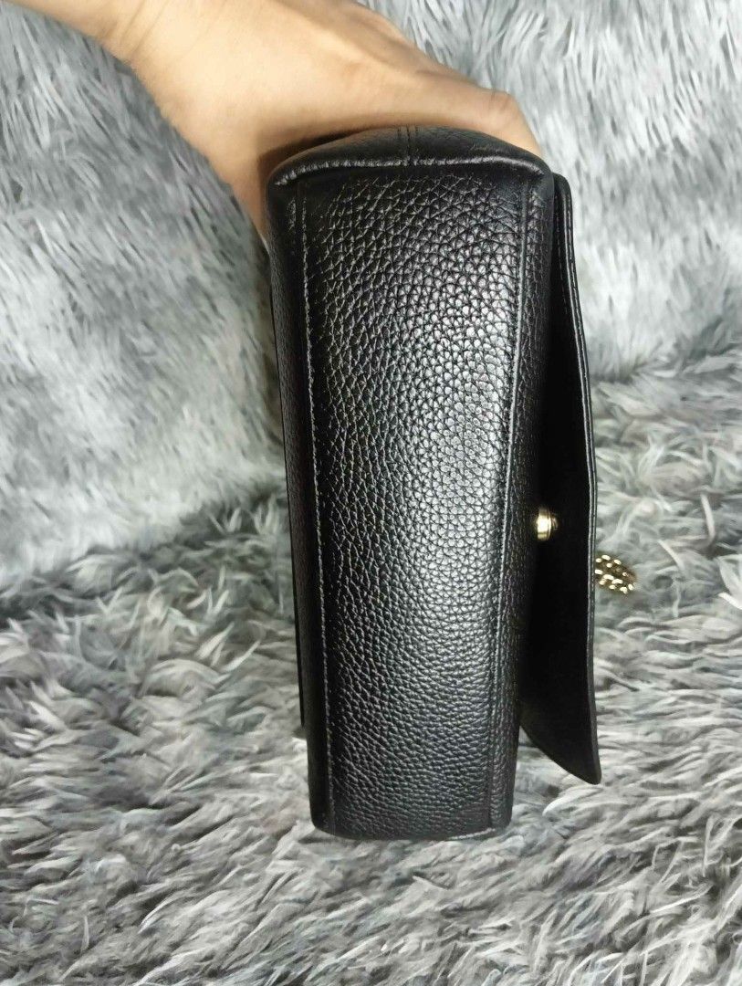 Bag & Black Leather Clutch (Category: Shoulder Bags) located in Manila. Submitted by wildwind_73f77a (Listing ID 1461642180, Image 3). Description: - Authentic Michael Kors tote bag - Signature MK print - Tan leather trim and straps - Comes with a black pebbled leather clutch - Clutch features a gold chain strap - Clutch has multiple compartments inside - Ideal set for day and night transitions.