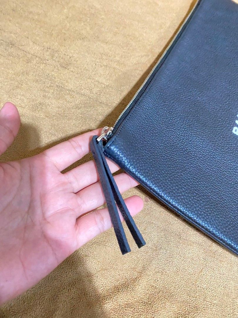 Balenciaga (Category: Clutches) located in Dumaguete. Submitted by camillaolshoppe2 (Listing ID 1461653141, Image 3). Description: Balen Pouch big size Almost new pa.