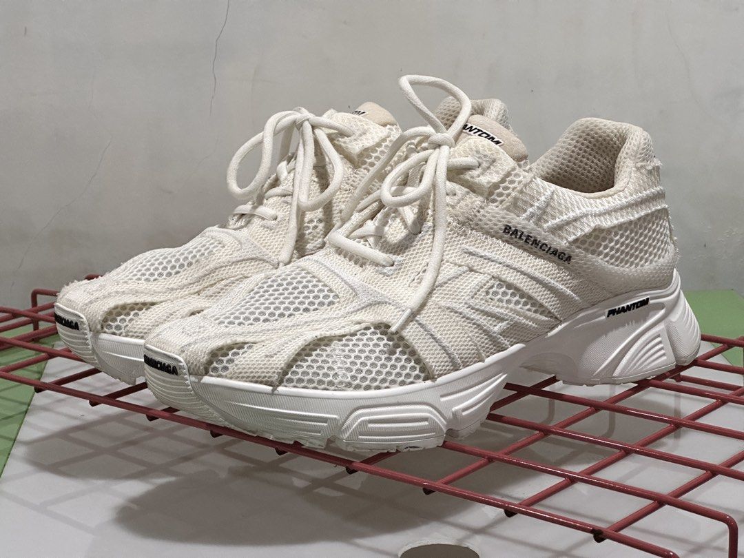 Balenciaga Phantom (Category: Sneakers) located in Iloilo. Submitted by jerichopolo (Listing ID 1461605031, Image 1). Description: Authentic Balenciaga Phantom White Size 42 No box Only used twice RFS: wrong size.