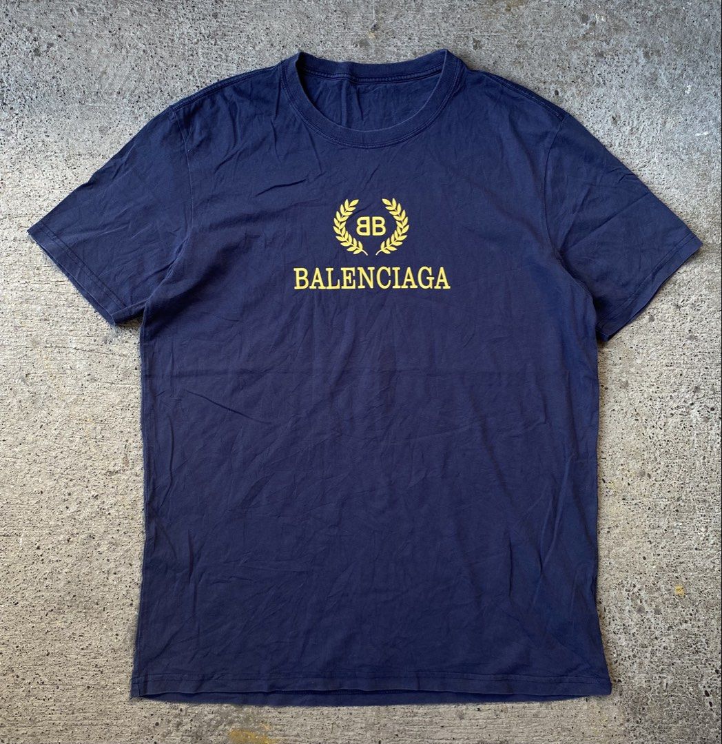Balenciaga Tshirt (Category: Tshirts & Polo Shirts ) located in Kalibo. Submitted by bryaninosa20819 (Listing ID 1461712653, Image 1). Description: Balenciaga Dimes : 21x29 Very Good Condition Color Rate 9/10 Need Wash.