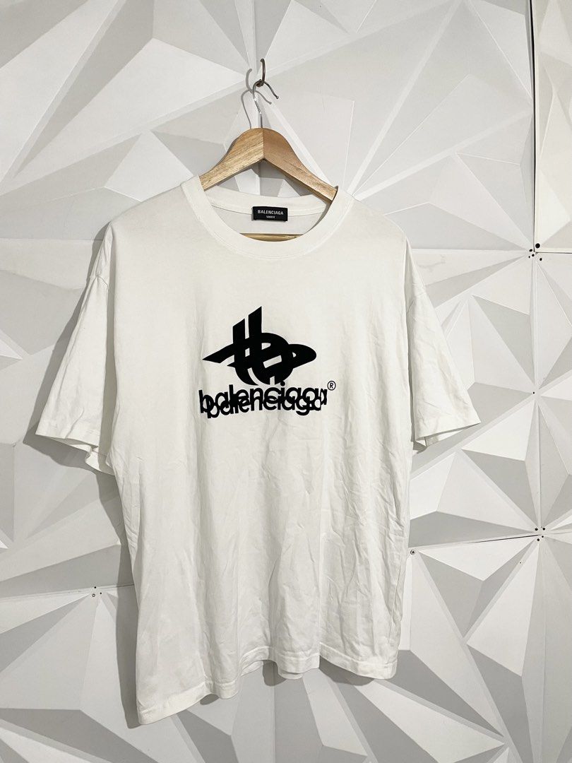 Balenciaga White Tee (Category: Luxury Apparel) located in Cabuyao City. Submitted by ParadisethriftedPh (Listing ID 1461782156, Image 2). Description: Cr: 9.5/10 Dimensions W: 21.5 L: 27.5.