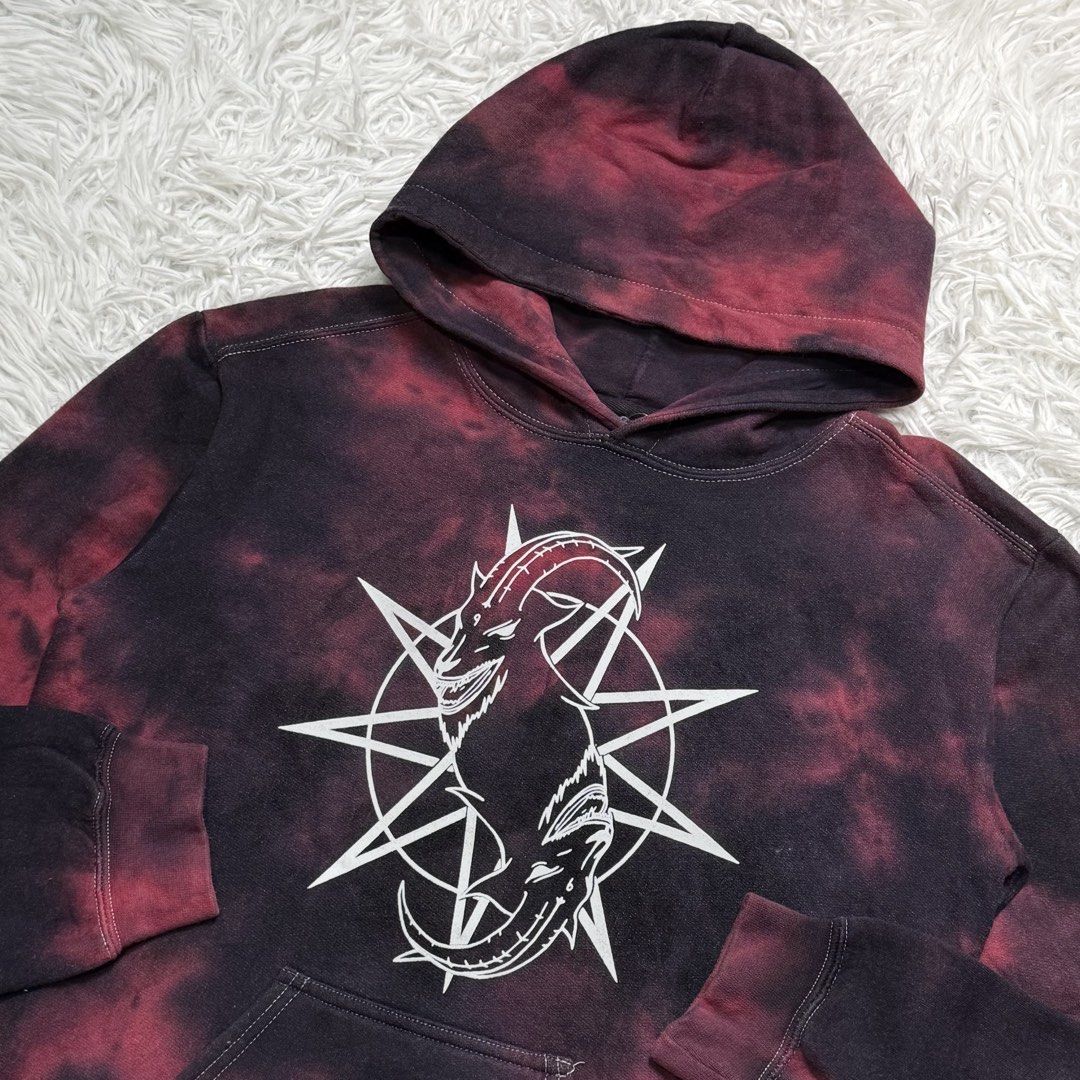 Band slipknot (Category: Hoodies) located in Baguio. Submitted by sellingtonshop (Listing ID 1461586183, Image 3). Description: r16. Slipknot dyed hoodie Size: S Dimes: 26*21 Condition: excellent Issue: none Mine: 680 Steal: 780 Grab: 880.
