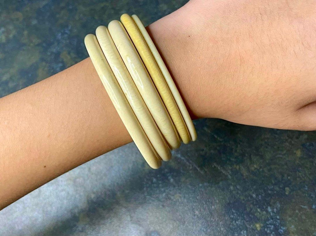 Bangles (Category: Everything Else Others) located in Marikina City. Submitted by Abutsekik (Listing ID 1461732136, Image 3). Description: Plain ævory bangles (5pcs) P12,000 Jurōjin also known as “God of longevity” netsuke carved from whale tooth ævory P5,000 Message me for more info. Thank you!.
