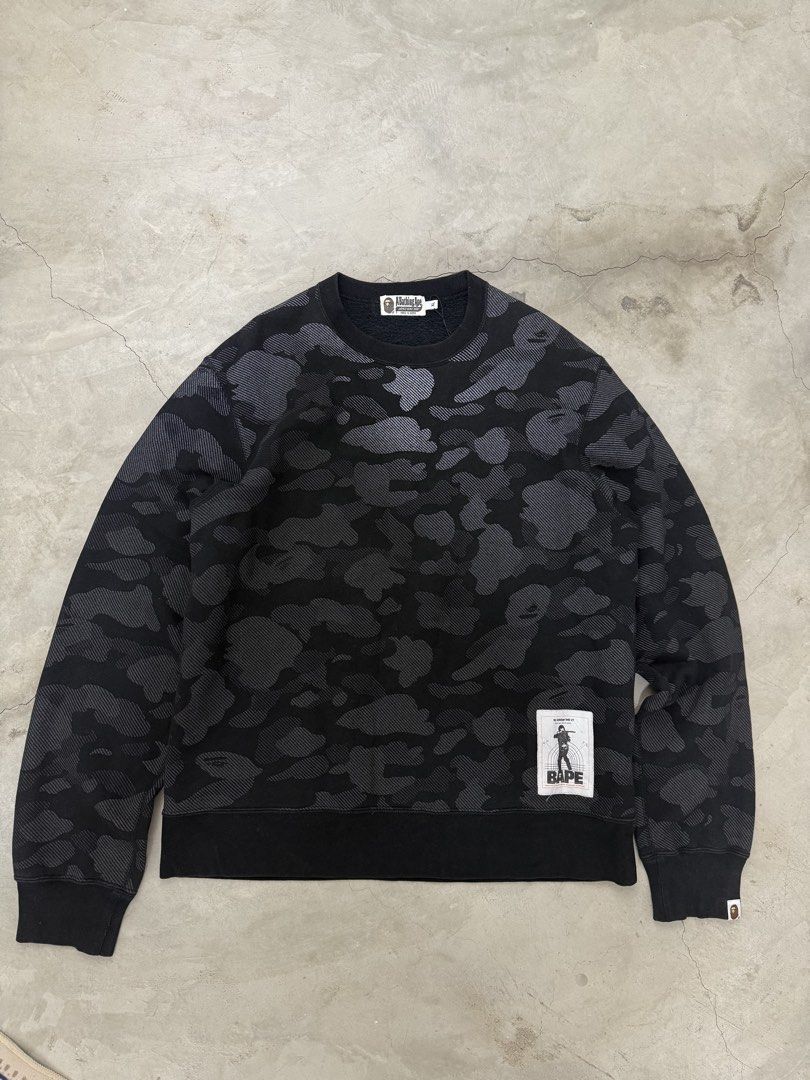 Bape crewneck reflectorize (Category: Coats, Jackets and Outerwear) located in Manila. Submitted by _lokithrift_ (Listing ID 1461693226, Image 1). Description: Bape crewneck Size xl .