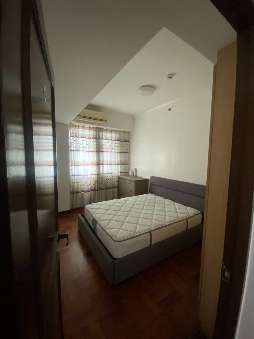 BAY GARDENS PASAY (Category: Apartments & Condos) located in Pasay City. Submitted by sofeia0724 (Listing ID 1461759939, Image 2). Description: FOR RENT – BAY GARDENS CONDOMINIUM, PASAY 📍 Boardwalk Tower, 17th Floor 🏙️ Penthouse Bi-Level Unit ✨ Property Details: 4 Bedrooms 238 SQM Floor Area Fully Furnished With 2 Parking Slots Spacious Bi-Level Penthouse Layout 💰 Monthly Rent: ₱100,000 (negotiable) 📌 Lease Terms: 2 Months Advance + 2 Months 