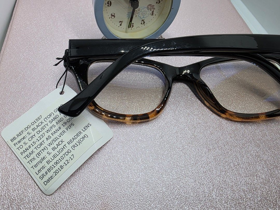 BBase eyewear HK (Category: Sunglasses & Eyewear) located in La Trinidad. Submitted by zasha28 (Listing ID 1461624782, Image 3). Description: .