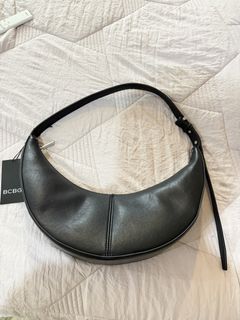 (Category: ) located in . Submitted by gvccloset (Listing ID 1461601097, Image 1). Description: .