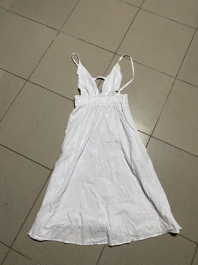 Beach Backless Dress (Category: Dresses) located in Dagupan City. Submitted by maryennie (Listing ID 1461717115, Image 1). Description: Need lang plantsahin.
