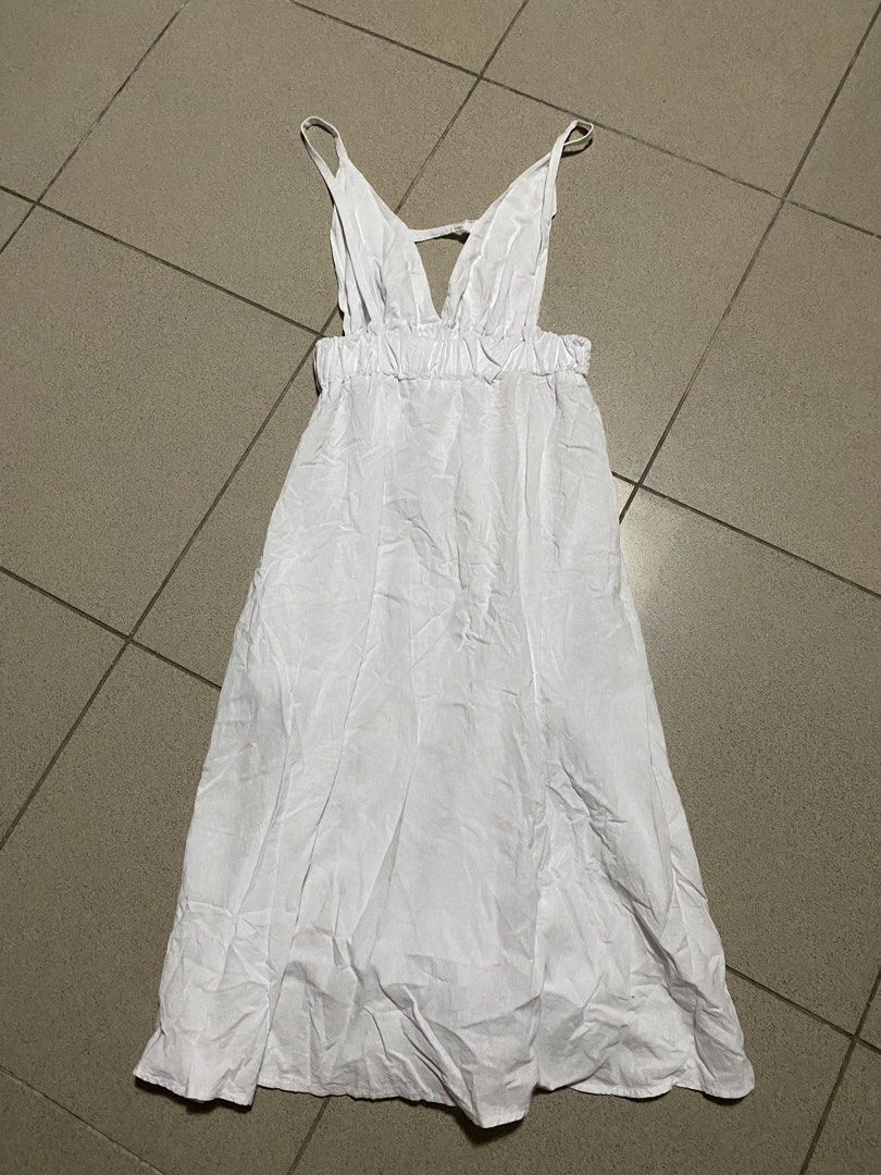 Beach Backless Dress (Category: Dresses) located in Dagupan City. Submitted by maryennie (Listing ID 1461717115, Image 3). Description: Need lang plantsahin.