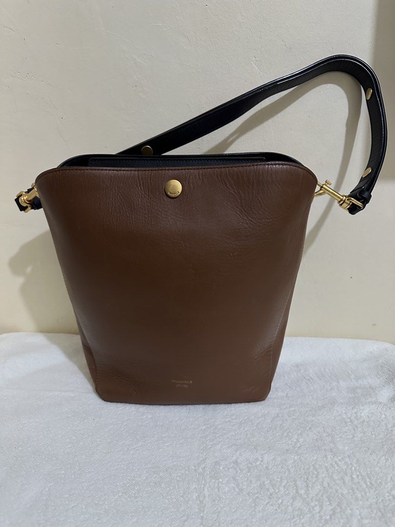 Beanpole two-way bag (Category: Shoulder Bags) located in Las Pinas. Submitted by bagsbyshai (Listing ID 1461696933, Image 1). Description: Can wear as shoulder or crossbody bag.