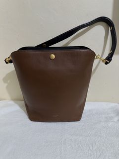 (Category: ) located in . Submitted by bagsbyshai (Listing ID 1461696933, Image 1). Description: .